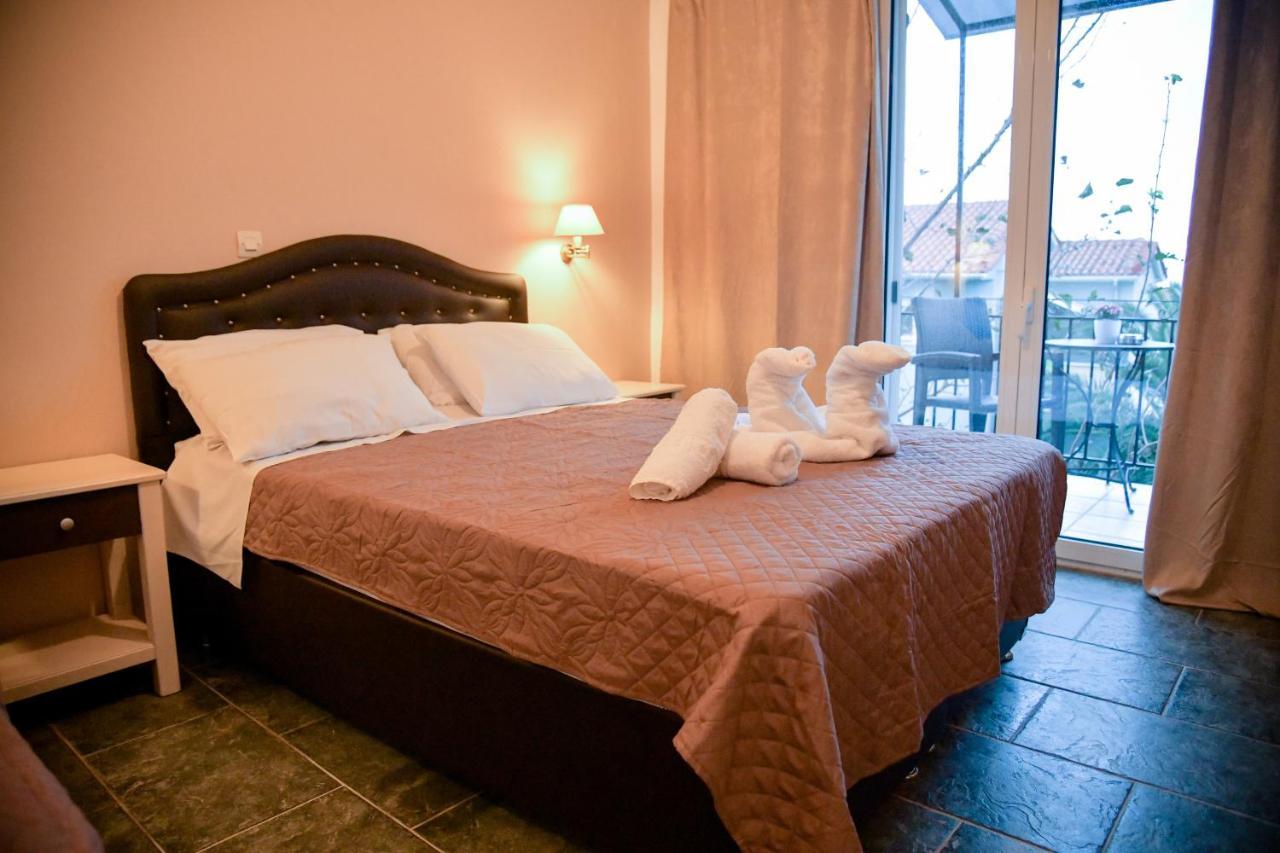 Blue Star 2 Hotel Pyrgi Thermis Bagian luar foto