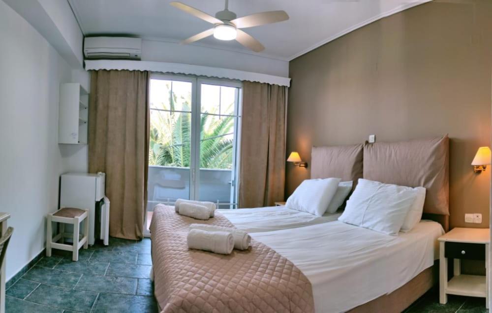 Blue Star 2 Hotel Pyrgi Thermis Bagian luar foto